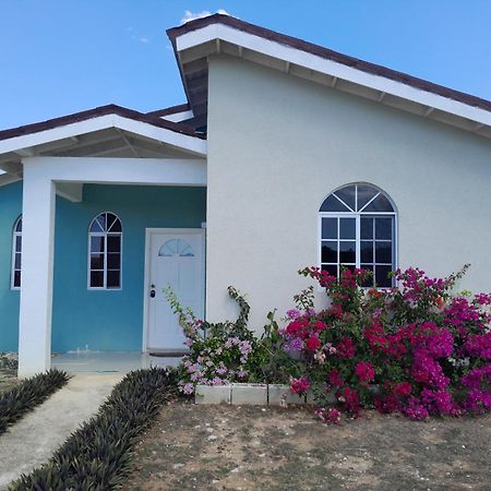 Loodik Vacation Home Brompton Manor แบล็คริเวอร์ ภายนอก รูปภาพ