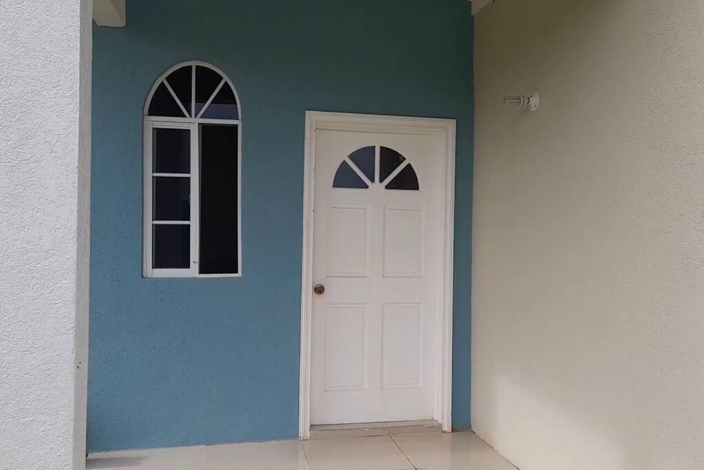 Loodik Vacation Home Brompton Manor แบล็คริเวอร์ ภายนอก รูปภาพ
