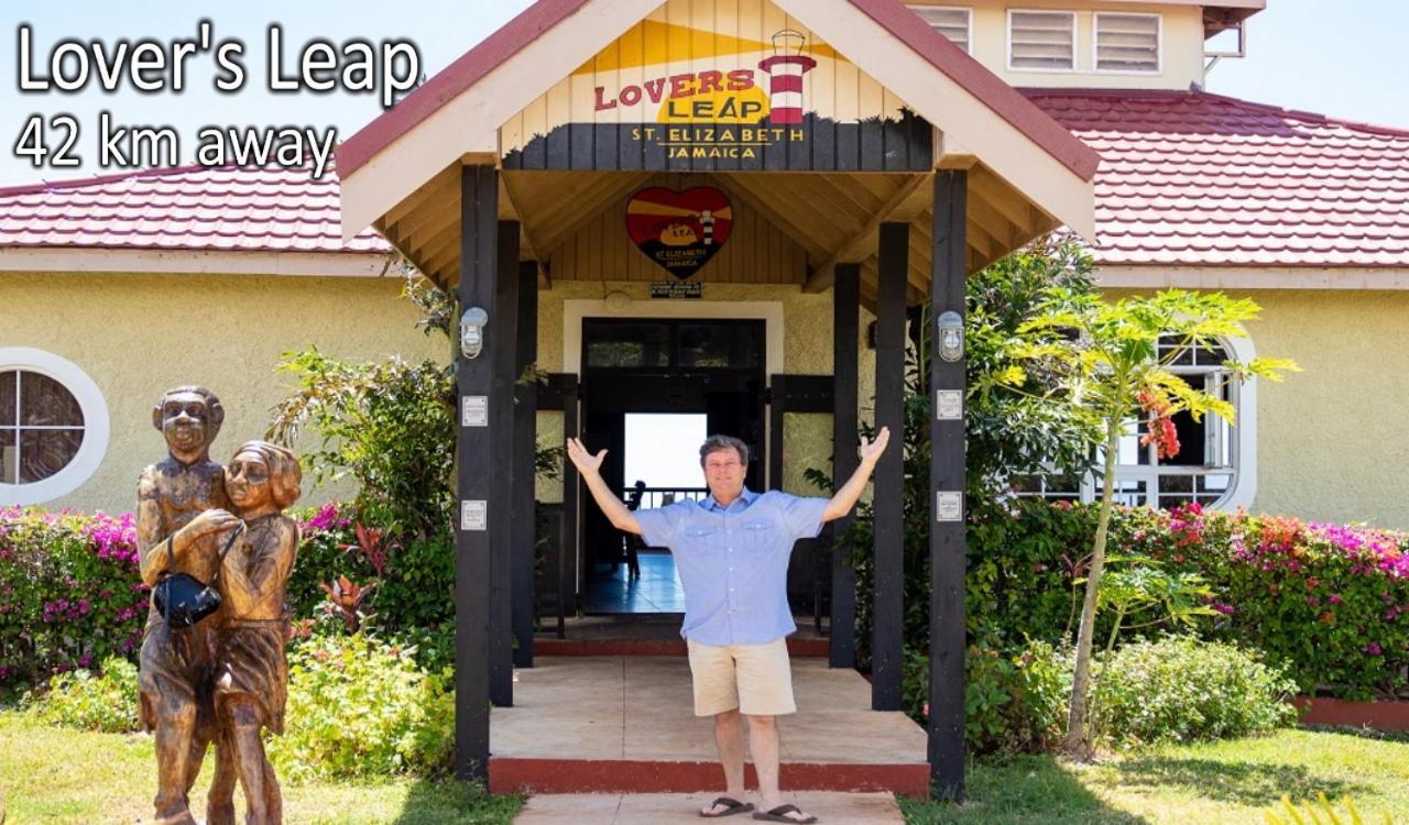 Loodik Vacation Home Brompton Manor แบล็คริเวอร์ ภายนอก รูปภาพ