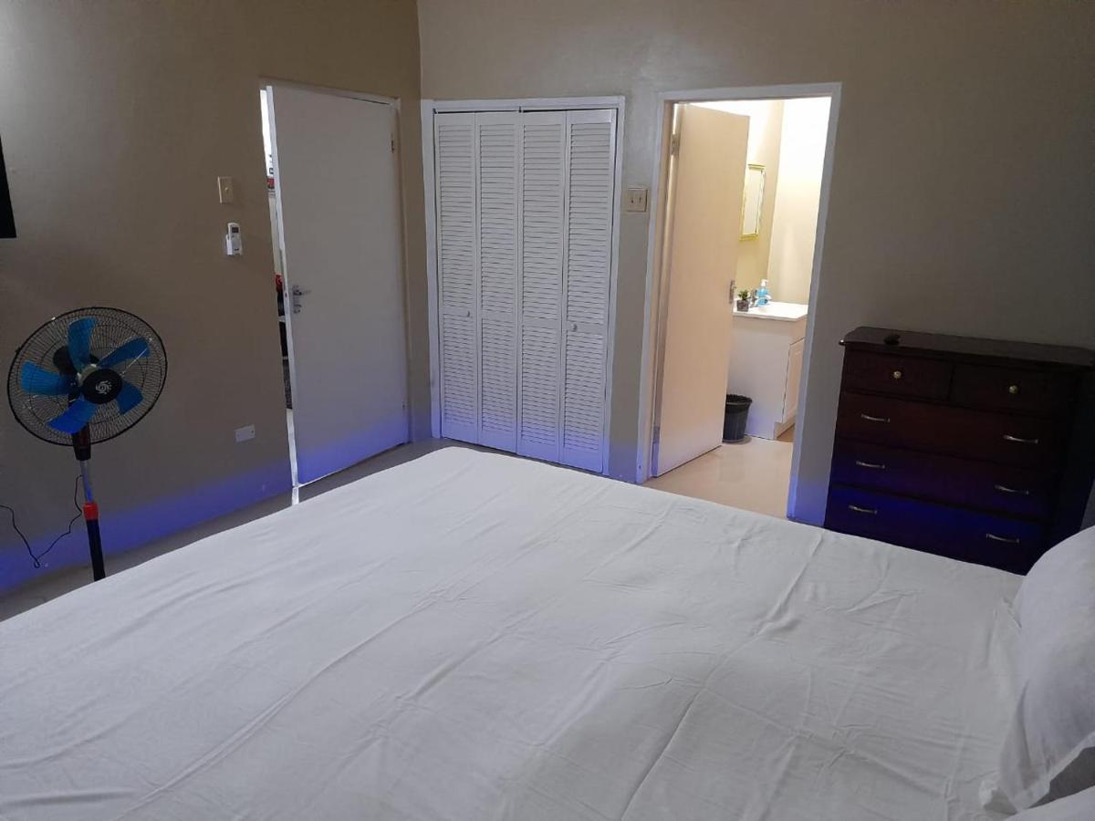 Loodik Vacation Home Brompton Manor แบล็คริเวอร์ ภายนอก รูปภาพ