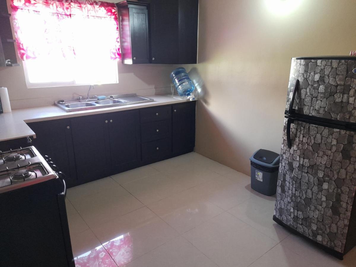 Loodik Vacation Home Brompton Manor แบล็คริเวอร์ ภายนอก รูปภาพ