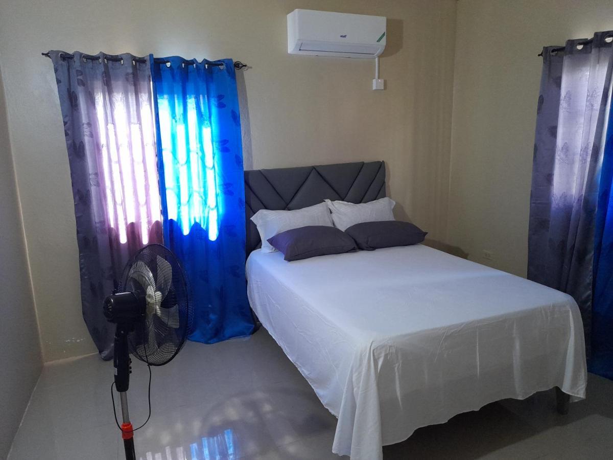 Loodik Vacation Home Brompton Manor แบล็คริเวอร์ ภายนอก รูปภาพ